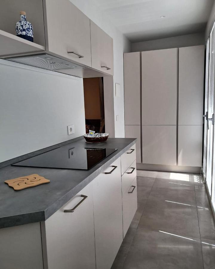 Porta San Paolo House Aparthotel Кастелбуоно Екстериор снимка