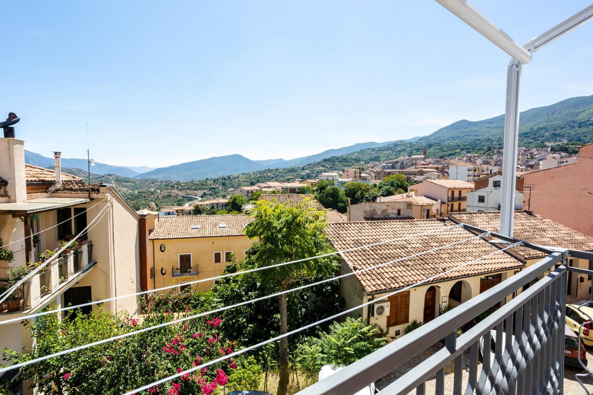 Porta San Paolo House Aparthotel Кастелбуоно Екстериор снимка