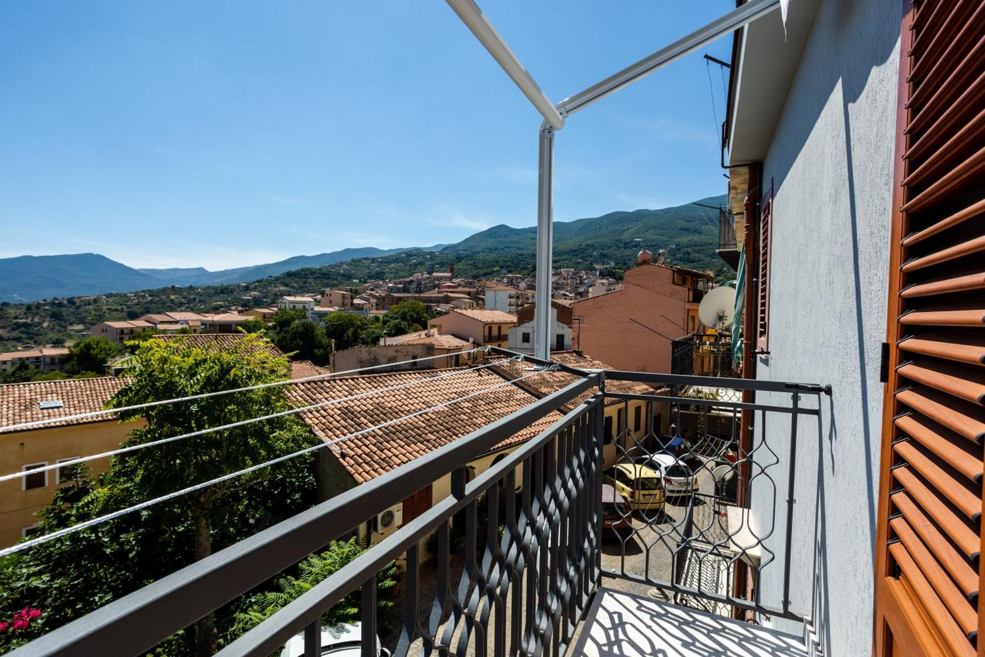 Porta San Paolo House Aparthotel Кастелбуоно Екстериор снимка