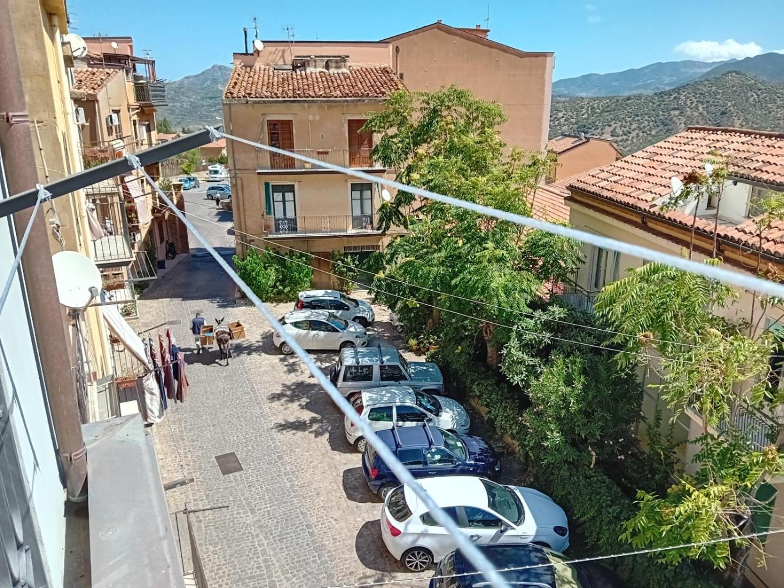 Porta San Paolo House Aparthotel Кастелбуоно Екстериор снимка